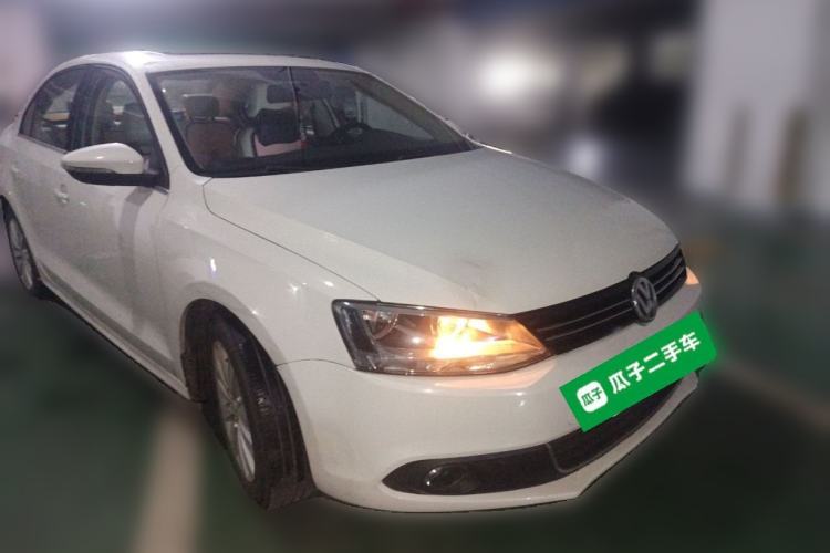 Used Volkswagen Sagitar 2014 1.6L Automatic Comfort Model Front Right 45 Deg