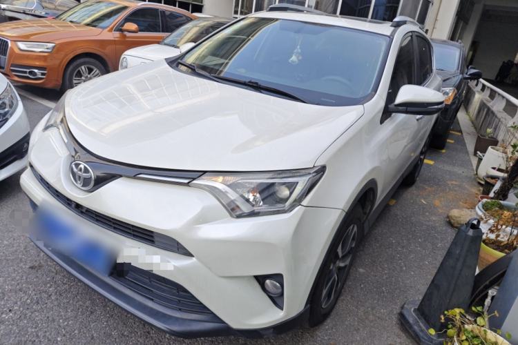 Used Toyota RAV4 2016 2.0L CVT Two-Wheel Drive Fashion Edition China V Standard