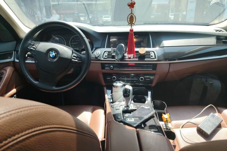 Used BMW 5 Series 2014 520i Elegant Edition Center Console