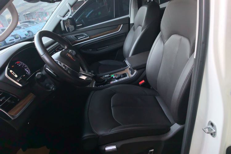 Used Roewe RX8 2018 30T Smart Connectivity All-Wheel Drive Supreme Edition
