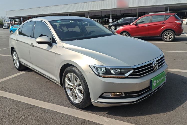 Used Volkswagen Magotan 2017 330TSI DSG Luxury Model Exterior 1