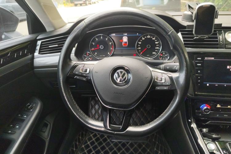 Used Volkswagen Phideon 2019 380TSI Two-Wheel Drive Business Edition China VI Standard Steering Wheel