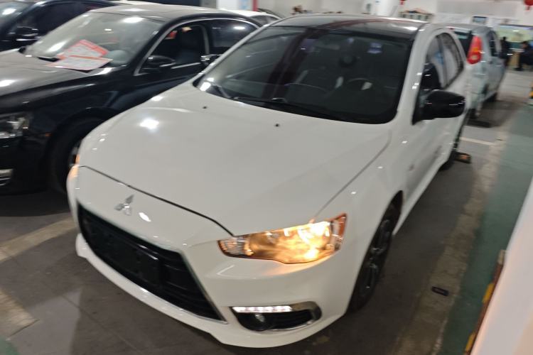 Used Mitsubishi Lancer EX 2016 1.8L CVT Black-and-White Retro Edition