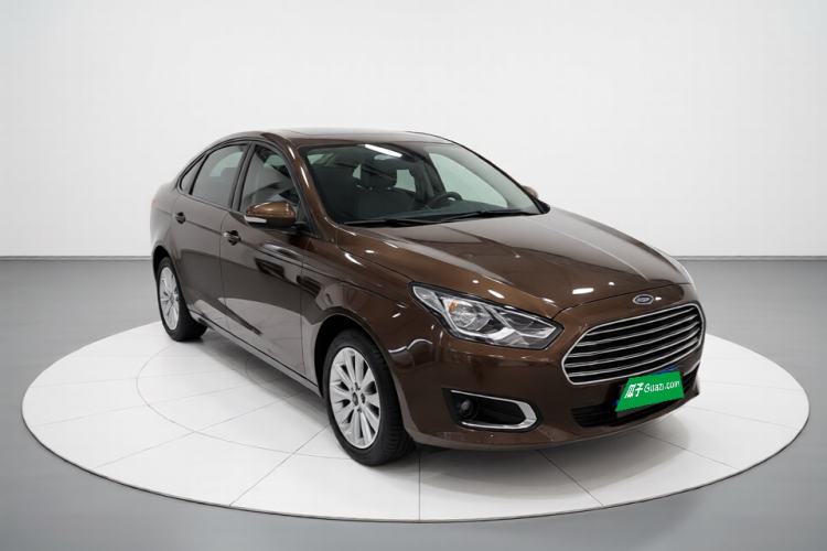 Used Ford Escort 2015 1.5L Automatic Comfort Edition Front Right 45 Deg