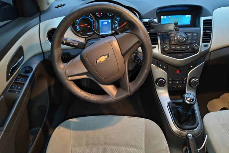 Used Chevrolet Cruze 2015 1.5L Classic SL MT
