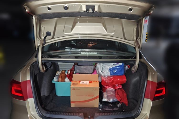 Used Volkswagen Santana 2013 1.6L Automatic Comfort Edition Trunk