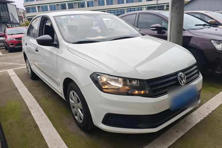 Used Volkswagen Santana 2016 1.6L Manual Fashion Edition Front Right 45 Deg