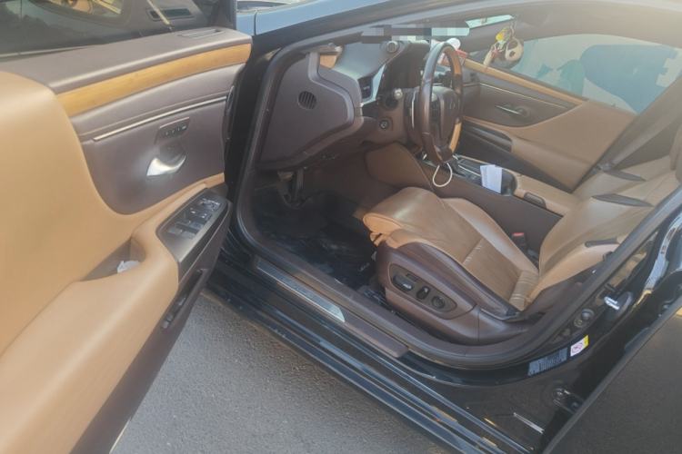 Used Lexus ES 2018 300h Premium Edition China V Standard