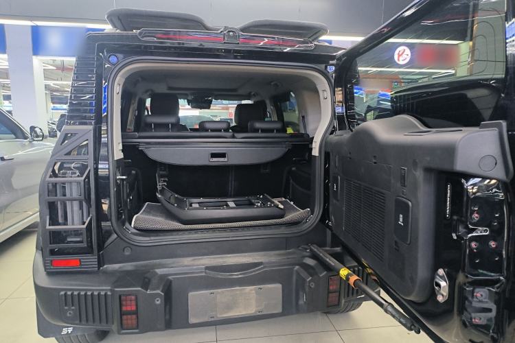 Used JETOUR Traveler 2023 2.0T All-Wheel-Drive CrossPRO Trunk