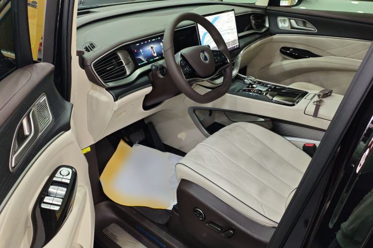 Used Denza D9 2024 DM-i 980 Four-Wheel Drive Flagship Model