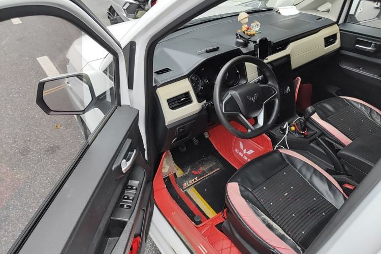 Used Wuling Hongguang PLUS 2019 1.5T Manual Comfort Version 7 Seats
