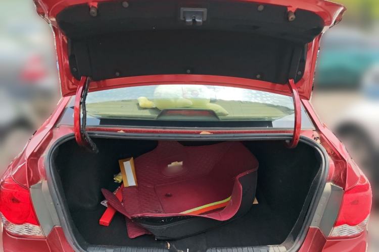 Used Chevrolet Cruze 2013 1.8L SE AT Trunk