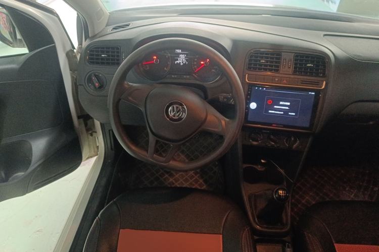 Used Volkswagen Polo 2016 1.4L Manual Fashion Model Steering Wheel