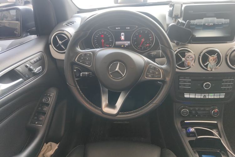 Used Mercedes-Benz B-Class 2017 B 200 Fashion Model Steering Wheel