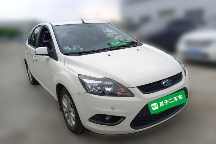 Used Ford Focus 2013 Hatchback Classic 1.8L Automatic Base Model Front Right 45 Deg