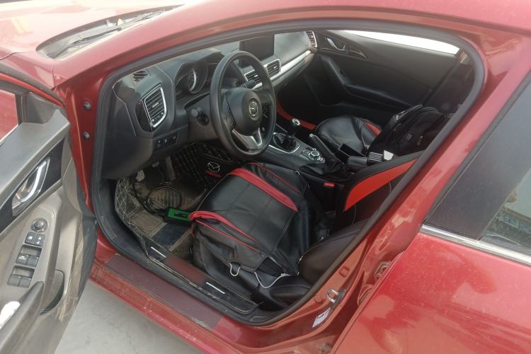 Used Mazda 3 Axela 2014 Sedan 1.5L Manual Comfort Model
