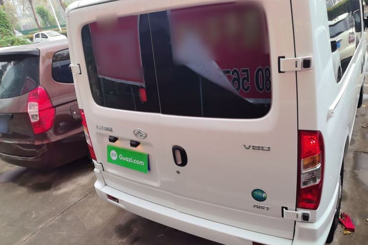 Used SAIC MAXUS Xintu V80 2024 Aotong Value Edition 6AMT Short Wheelbase Ultra-Low Roof 127 Ps 5/6 Seats
