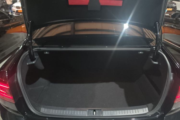 Used Volkswagen Magotan 2023 2 Million Units Limited Edition 330TSI DSG Leading Version
