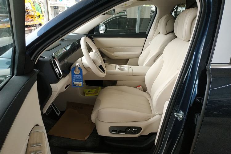 Used Hima AITO M8 2025 Extended-Range Ultra Version 53.4 kWh 6-Seater Edition
