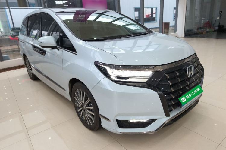 Used Honda Elysion 2024 2.0L eHEV Classic Edition
