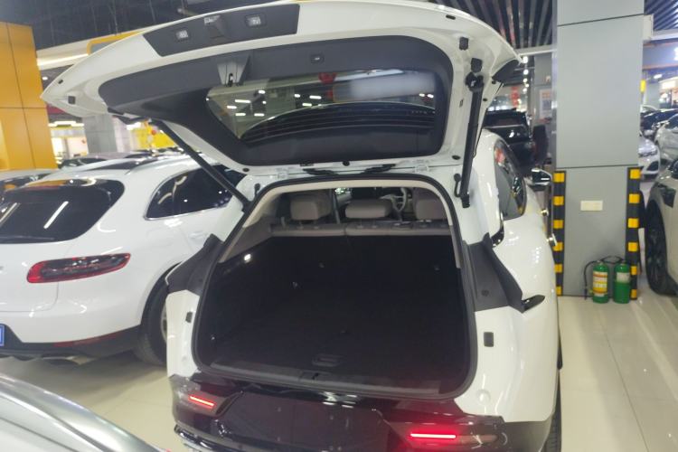 Used Zeekr 7X 2025 100 kWh Long-Range Rear-Wheel Drive with Intelligent Driving Features
