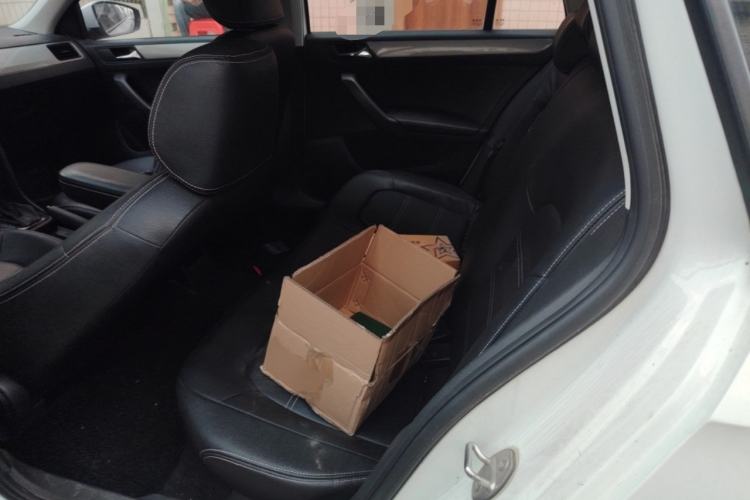 Used Volkswagen Santana 2015 Haval H6 1.6L Automatic Luxury Model Interior 4