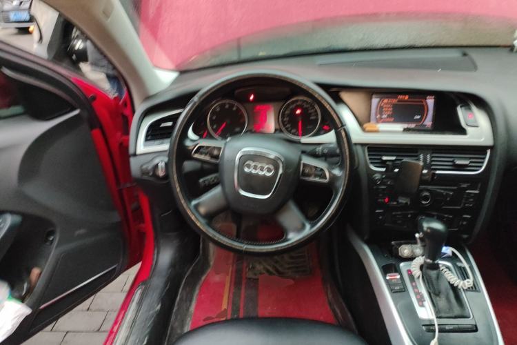 Used Audi A4L 2012 2.0 TFSI automatic standard version