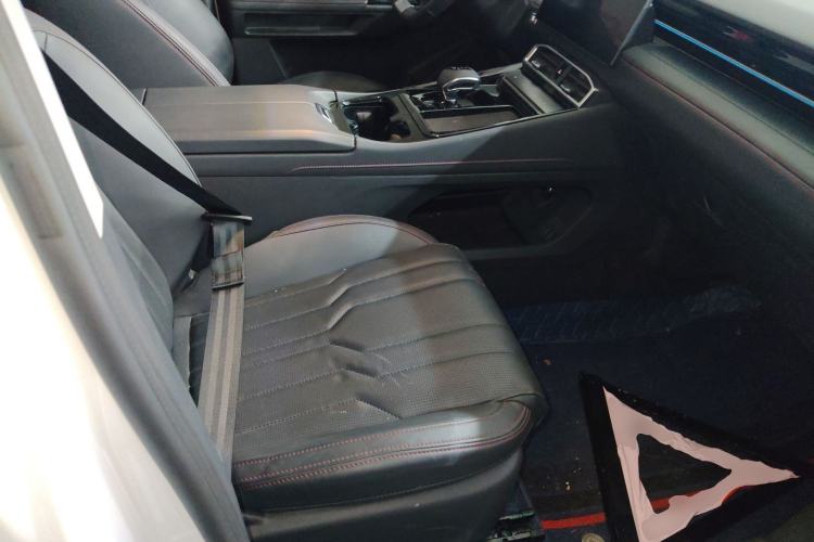 Used JETOUR Dashing 2025 1.5T DCT Ultimate Edition
