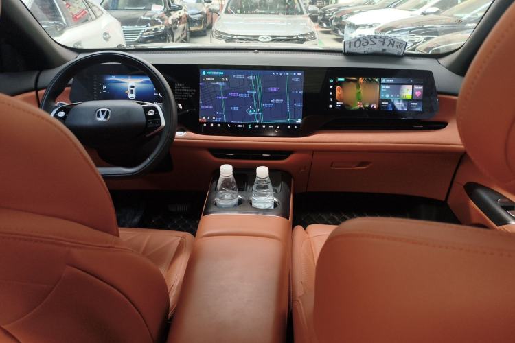 Used CHANGAN CS75 PLUS 2025 4th Generation 1.5T New Blue Whale Smart Luxury Edition Center Console