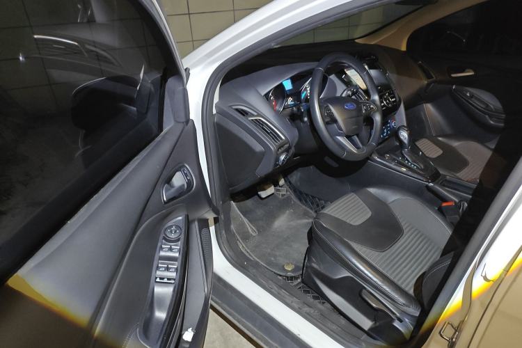 Used Ford Focus 2015 Hatchback EcoBoost 125 Automatic Supreme Style Edition
