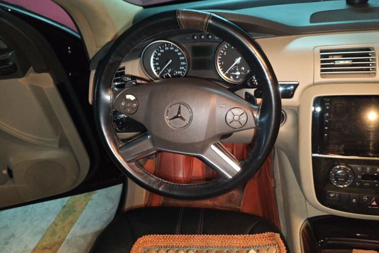 Used Mercedes-Benz R-Class 2014 R 400 4MATIC Business Model
