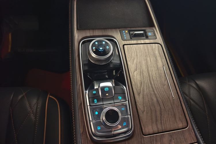 Used Ford Equator 2021 EcoBoost 225 Premier 6-Seater Gear Lever