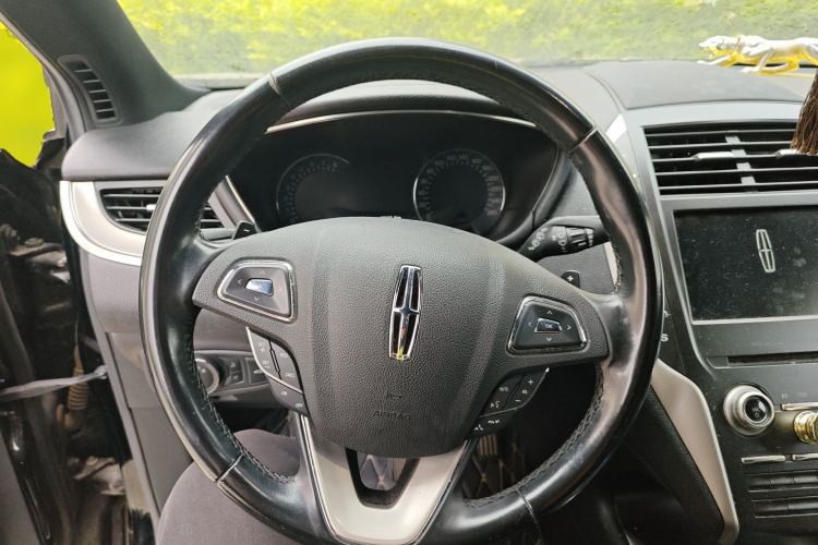 Used Lincoln MKC 2016 2.0T Two-Wheel Drive Deluxe Edition