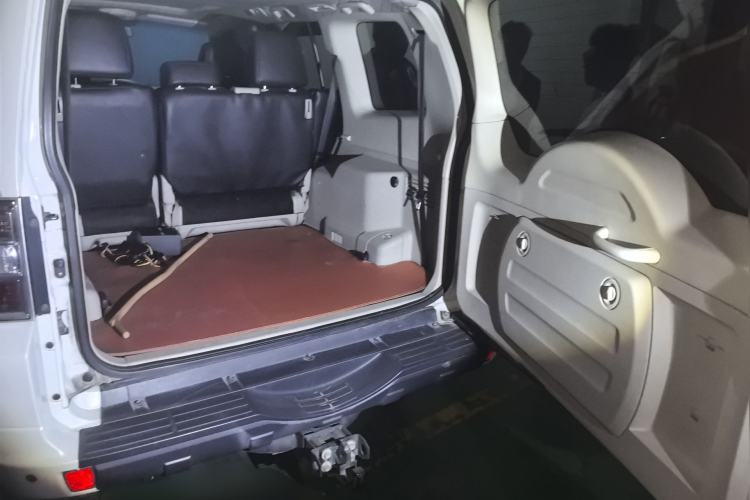 Used Mitsubishi Pajero 2014 3.0L Luxury Edition Trunk