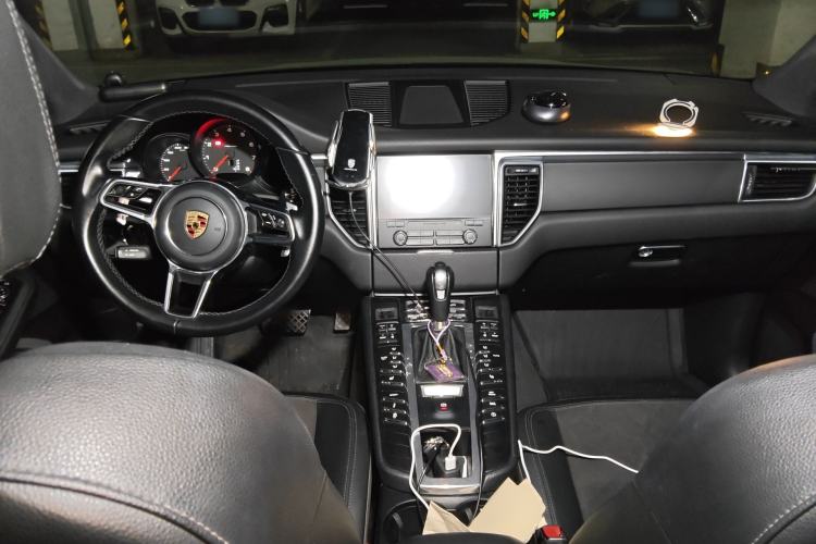 Used Porsche Macan 2017 Macan 2.0T Center Console