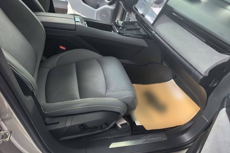 Used Lynk & Co 08 EM-P 2023 245km Ultra-Long Range Halo
