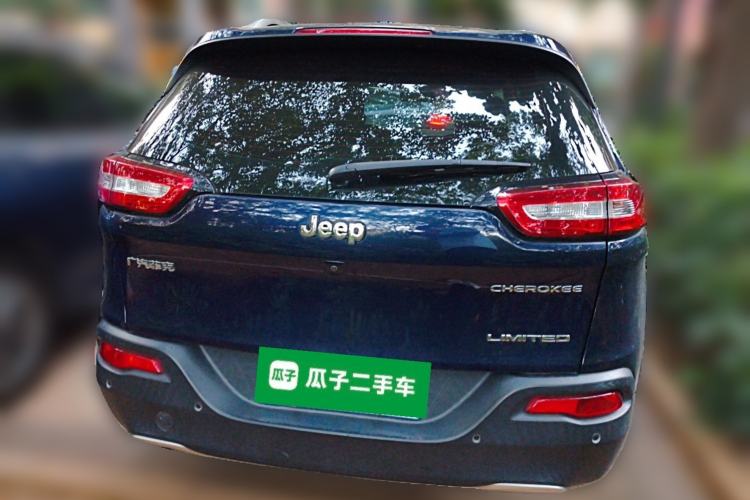 Used Jeep Cherokee 2017 2.0L Superior Edition
