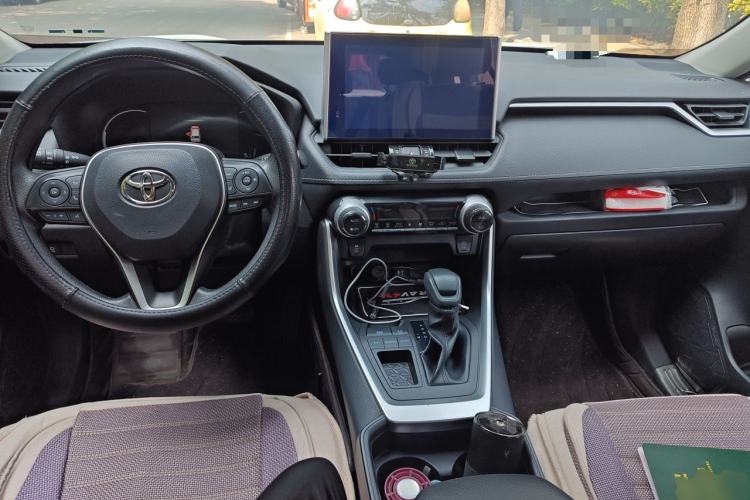 Used Toyota RAV4 2022 2.0L CVT Two-Wheel Drive Fashion Edition
