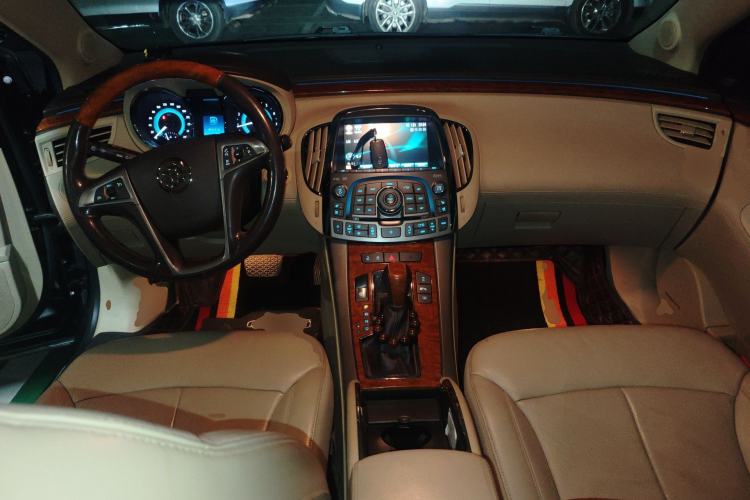 Used Buick LaCrosse 2012 2.4L SIDI Luxury Edition Center Console