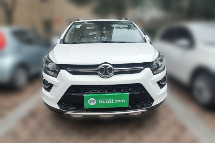 Used BAIC Senova X25 2015 1.5L manual Comfort trim level