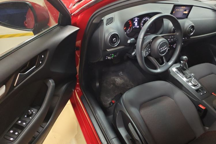 Used Audi A3 2020 Restyled Sportback 35 TFSI Entry-Level China VI Emission Standard Driver Seat