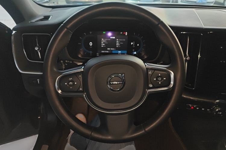 Used Volvo XC60 2022 B5 4x4 Zhiyi Luxury Edition