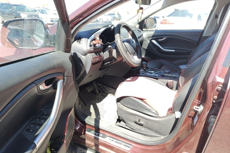 Used Soueast DX7 2017 1.5T Automatic Luxury Model Driver Seat