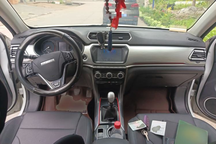 Used Haval H2 2017 Blue Label 1.5T Manual Two-Wheel Drive Luxury Model