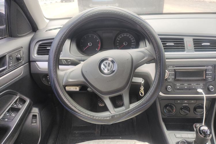 Used Volkswagen Lavida 2015 1.6L Manual Fashion Edition