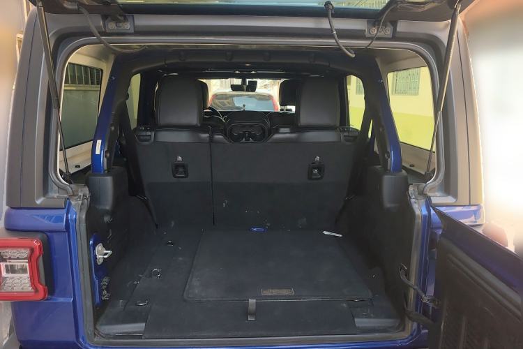 Used Jeep Wrangler 2019 2.0T Sahara Four-Door Version China VI Emission Standard