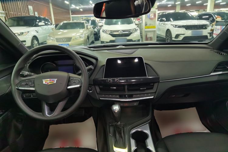 Used Cadillac CT4 2021 28T Luxury Model Center Console