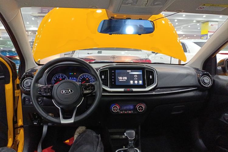 Used Kia kx1 Stonic 2019 1.4L Automatic Fun Edition China VI Center Console