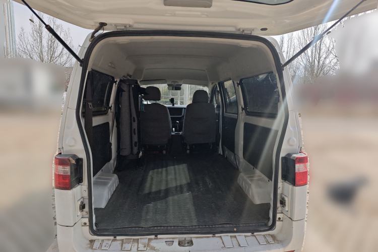 Used Jinbei Gold Hiace M Classic 2024 1.5L Engineering Lion Passenger Vehicle 6 Seats Trunk