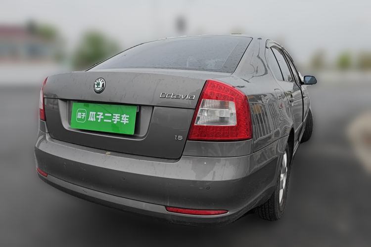 Used Skoda Octavia 2012 1.6L Automatic Yijie Edition Rear Right 45 Deg